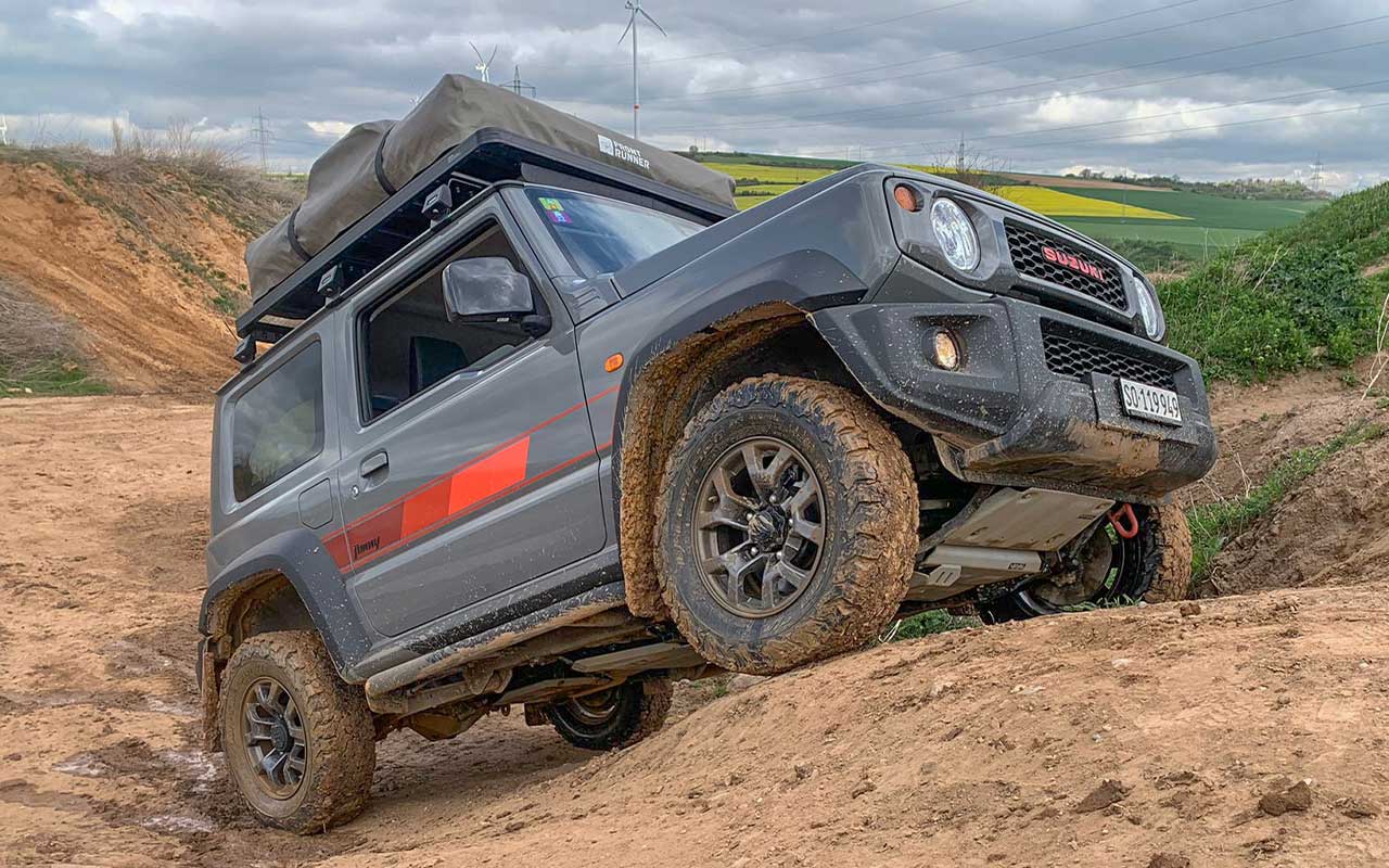 Suzuki Jimny in seinem angestammten Element