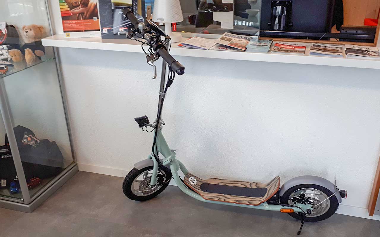 Elektro-Scooter Nito N1e eingetroffen